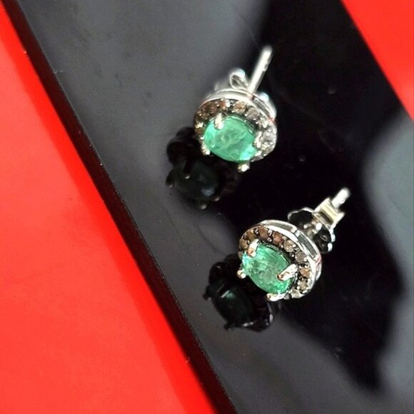 925 Sterling Silver Stud Earrings with Natural Emerald 6x5mm & Natural Diamonds - Picture 5 of 6